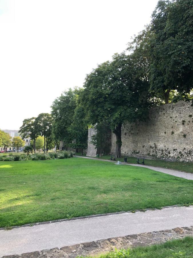 Face Aux Remparts Apartment Boulogne-sur-Mer Luaran gambar